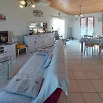 2 Bedroom In Sur Dom wakacyjny